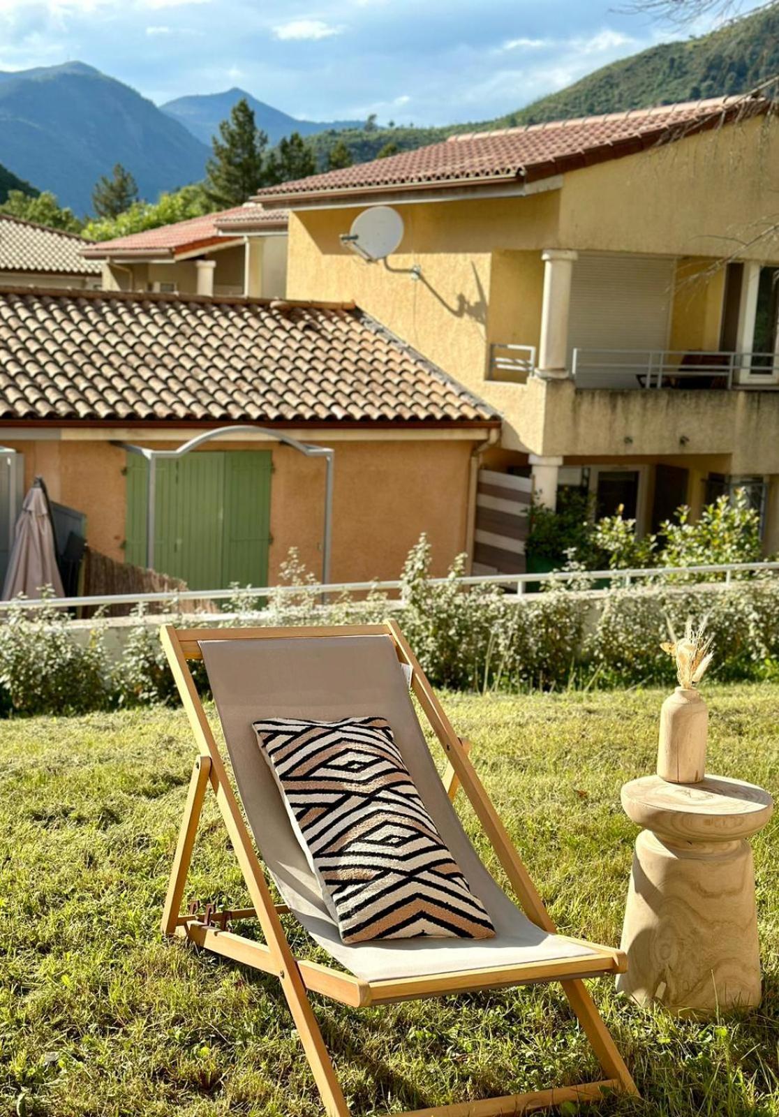 Hotel Le Refuge Des Sources 디뉴레뱅 외부 사진